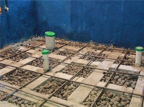 建筑陶?；靥瞵F(xiàn)場